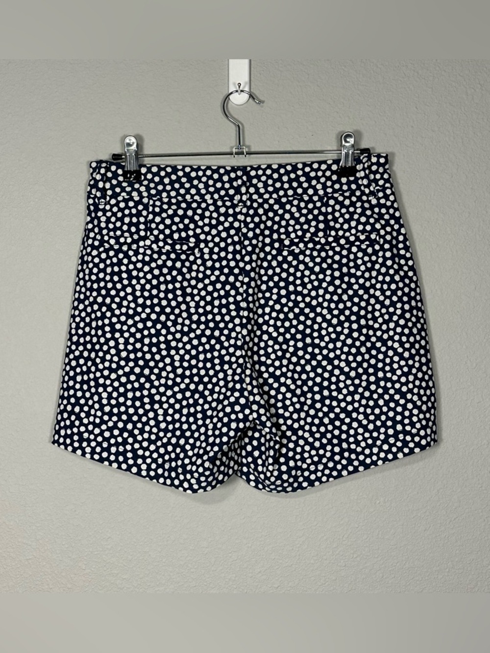 SPANX Sunshine Shorts 6” Navy Painted Dot - Size Small - Picture 5 of 6